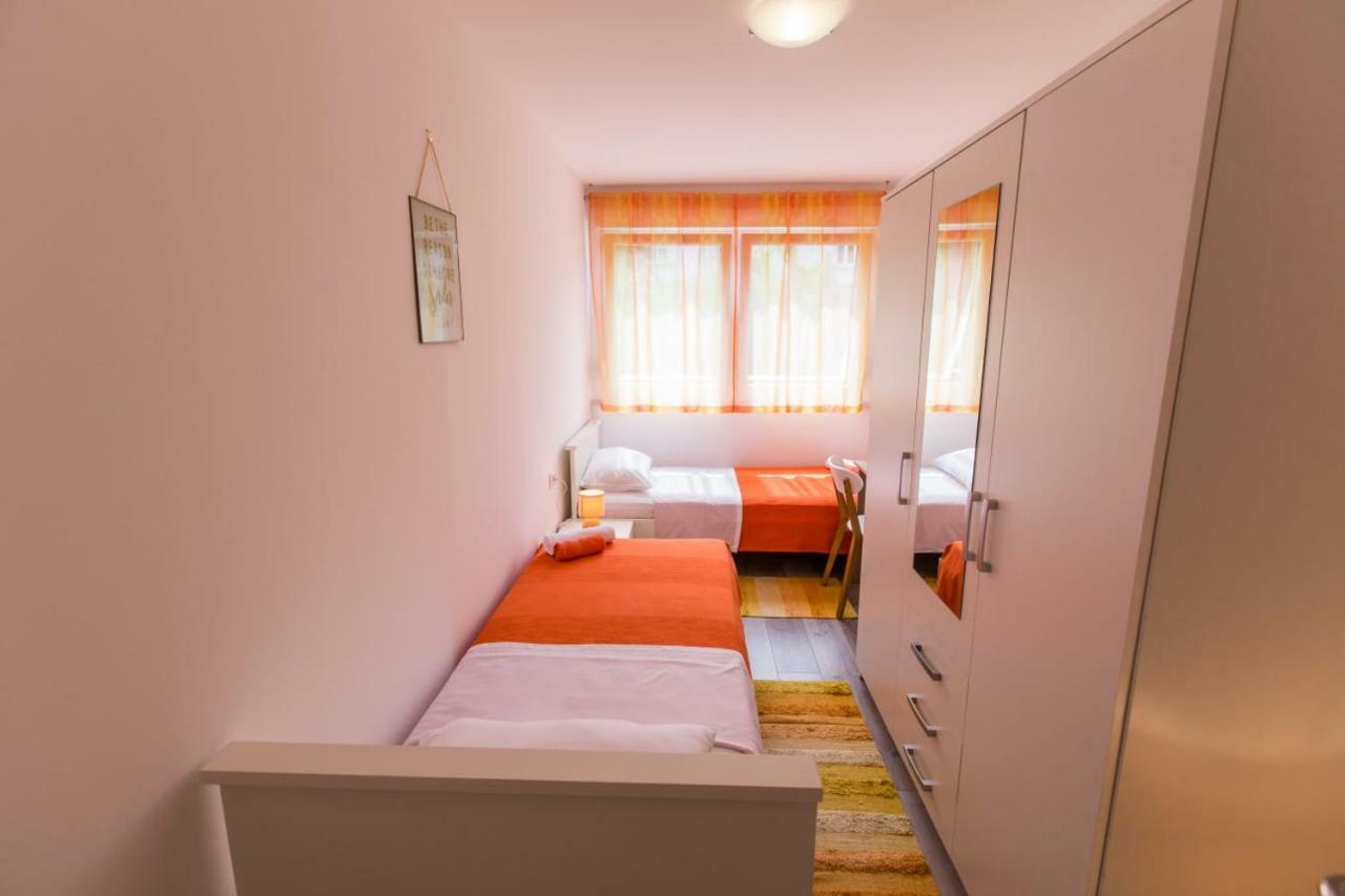 Apartment Amelia Pula Exterior photo