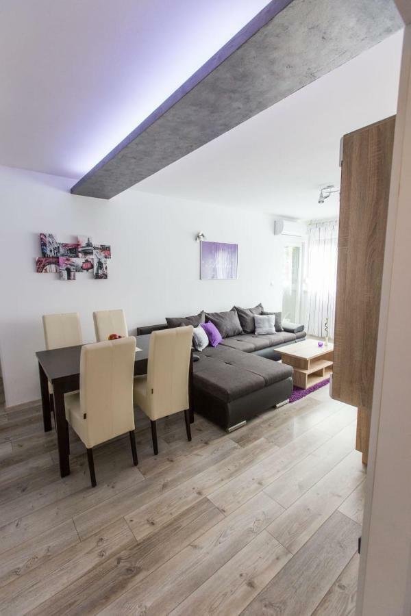 Apartment Amelia Pula Exterior photo