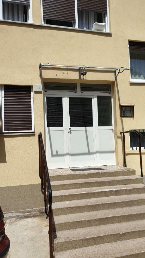 Apartment Amelia Pula Exterior photo